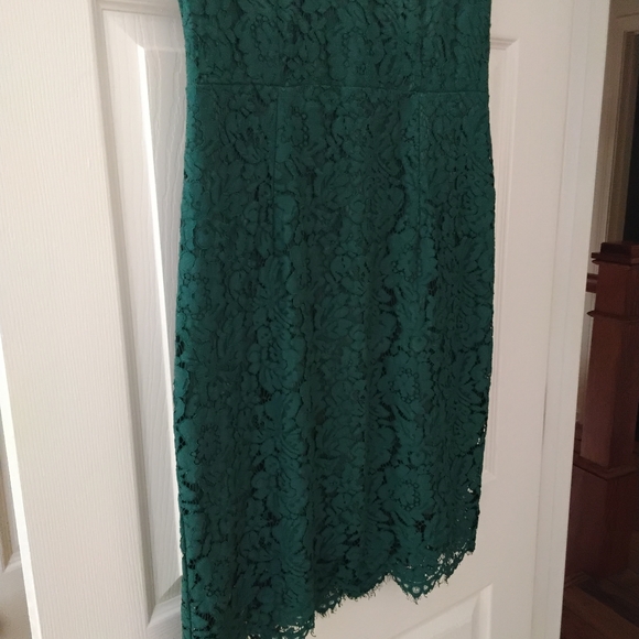 Lace Midi Dress in Deep Green with Cap Shoulders - Picture 5 of 6